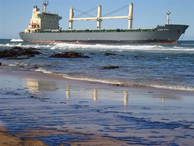 Update: Oil leak from stranded vessel