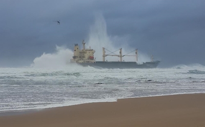 Fuel pumped out of stranded ship