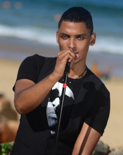 Plettenberg Bay singer launches album