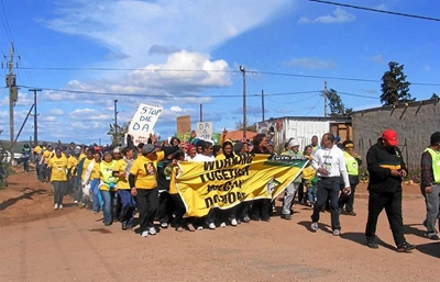 Ontevrede inwoners hou optog