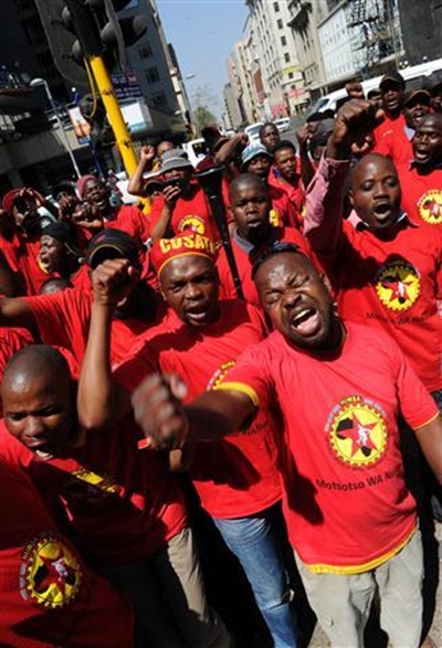 Vavi application postponed