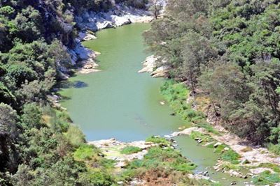 Riool in Gwaingrivier ná pyp bars
