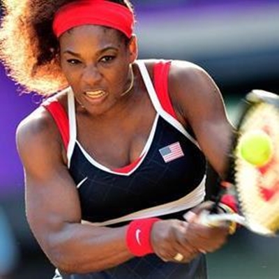 Serena stumbles through to round 3 in China