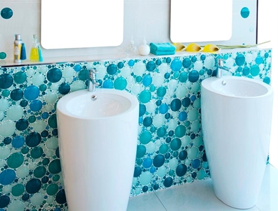 Stylish bathroom accessories that save water