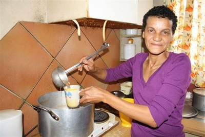 Hulp benodig vir Sally se sopkombuis