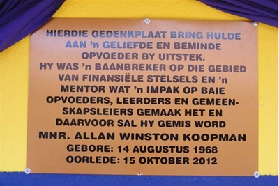 De Waalville bring hulde aan onderwyser