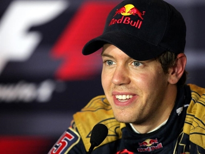 Vettel wins US Grand Prix, records 8th successive victory