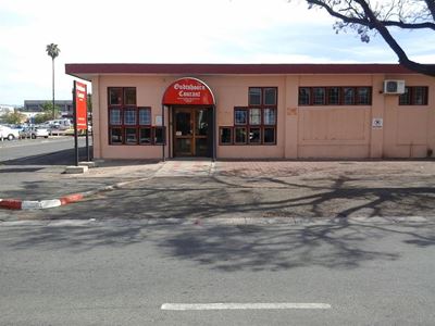 Oudtshoorn Courant in nuwe kantoor