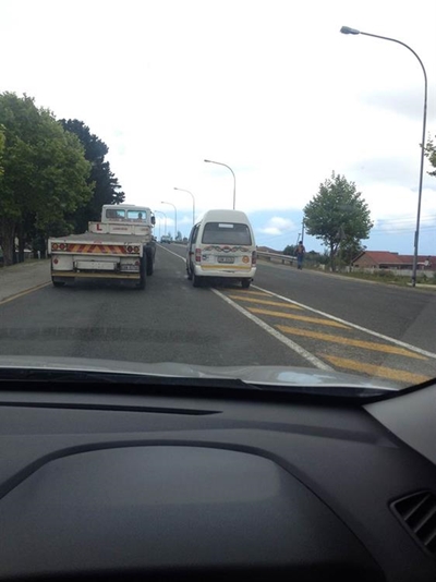 Taxi se streke op kamera vasgevang