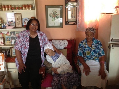 113 jaar vir tant Kwezi