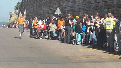 Thousands anxious to see Madiba