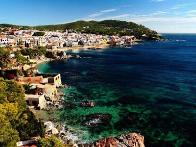 Spain regains world number 3 spot for tourists