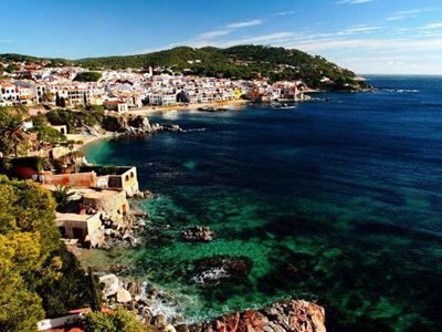 Spain regains world number 3 spot for tourists