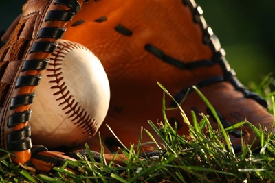 Metal detectors at Major League Baseball ballparks by 2015