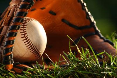 Metal detectors at Major League Baseball ballparks by 2015