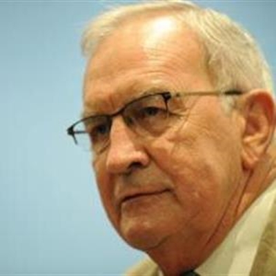 Agriculture minister retires