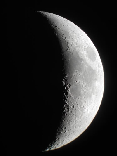 Sole camera from NASA moon missions to be auctioned