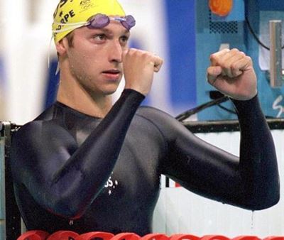 Ian Thorpe taken to hospital