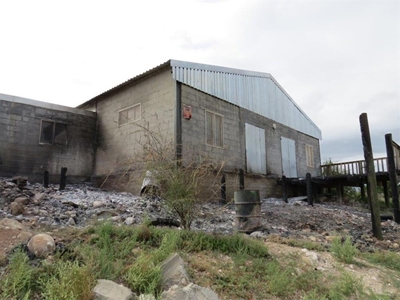 Groot skade by klubhuis na brand