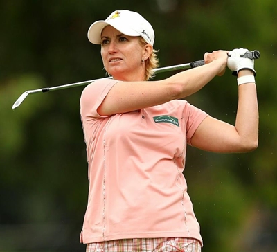 Webb survives score scare to lead in Singapore