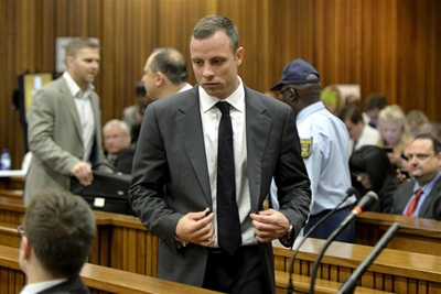 Oscar Pistorius pleads not guilty