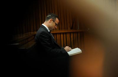 Oscar trial: Roux tries to pick apart police work