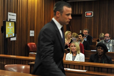 Light on in Pistorius toilet: Witness