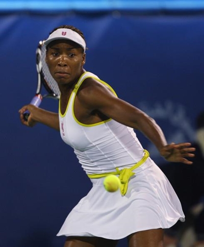 Williams needs 3 sets in Charleston win
