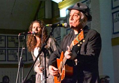 Paul Simon and wife arrested