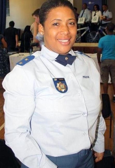 Polisiemediabeampte groet Knysna