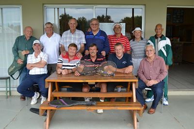 Tennisspelers hou reünie