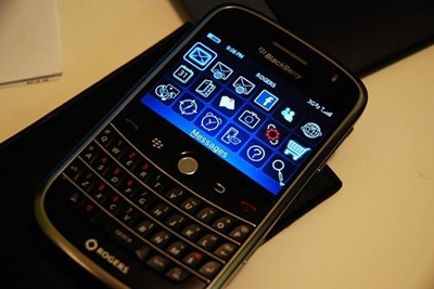 BlackBerry fights back with budget phone