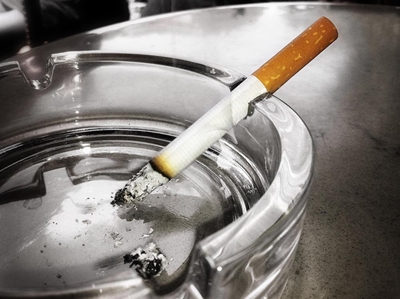 New York raises minimum age to buy cigarettes to 21