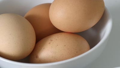 Egg producer apologises for abuse of hens