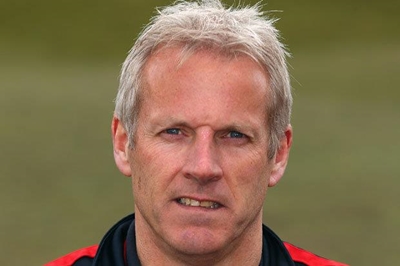 Moores won't take captaincy off Cook