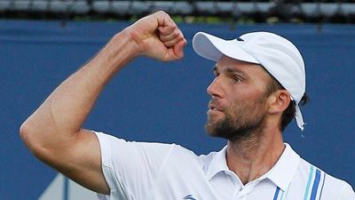 Karlovic beats American Ginepri at Newport