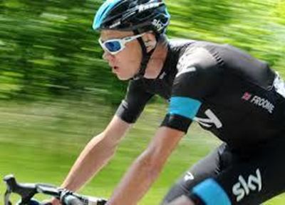 Froome crashes again on wet cobbled stage