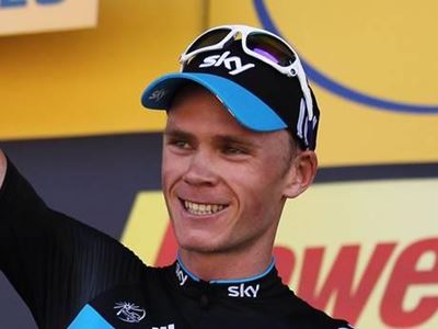 Froome crashes again on wet cobbled stage