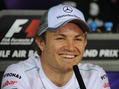 Formula One: Rosberg signs new Mercedes deal