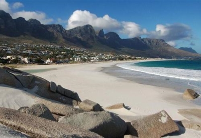 Fire destroys 2 houses in Betty's Bay