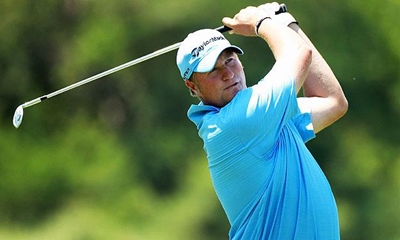 Van der Velt takes early lead at Open
