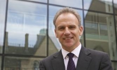 British retailer Tesco says chief executive steps down