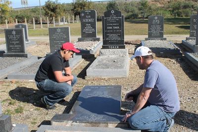 Four Jewish graves vandalised