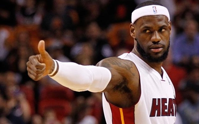 Lebron James wows fans in Hong Kong