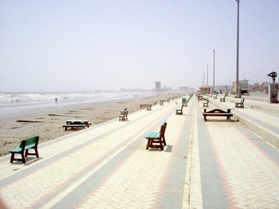 19 bathers drown, 4 missing in rough seas off Karachi