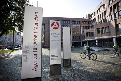 German official unemployment rate steady at 6.7%