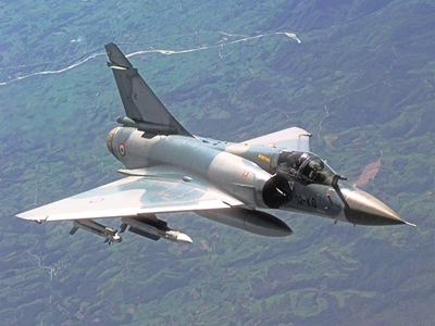 French fighter jet crashes in training, pilots eject safely