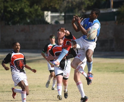 Gimmies skitter op rugbyveld