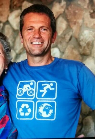 Plaaslike sakeman ernstig beseer