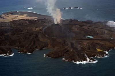 Japan volcanic isle may collapse, create tsunami: study